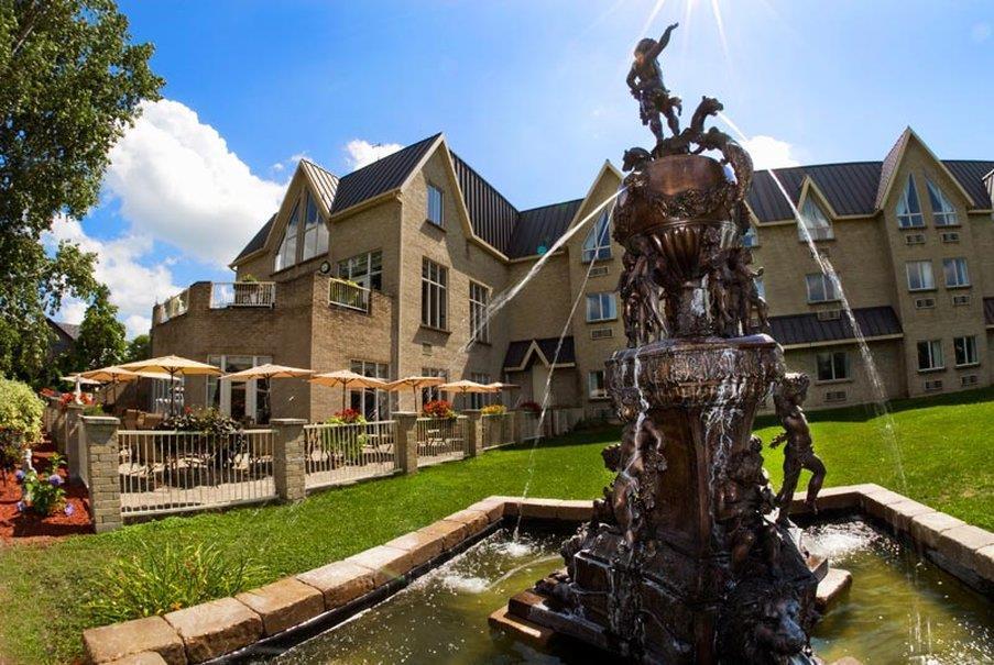 Hotel Elm Hurst &