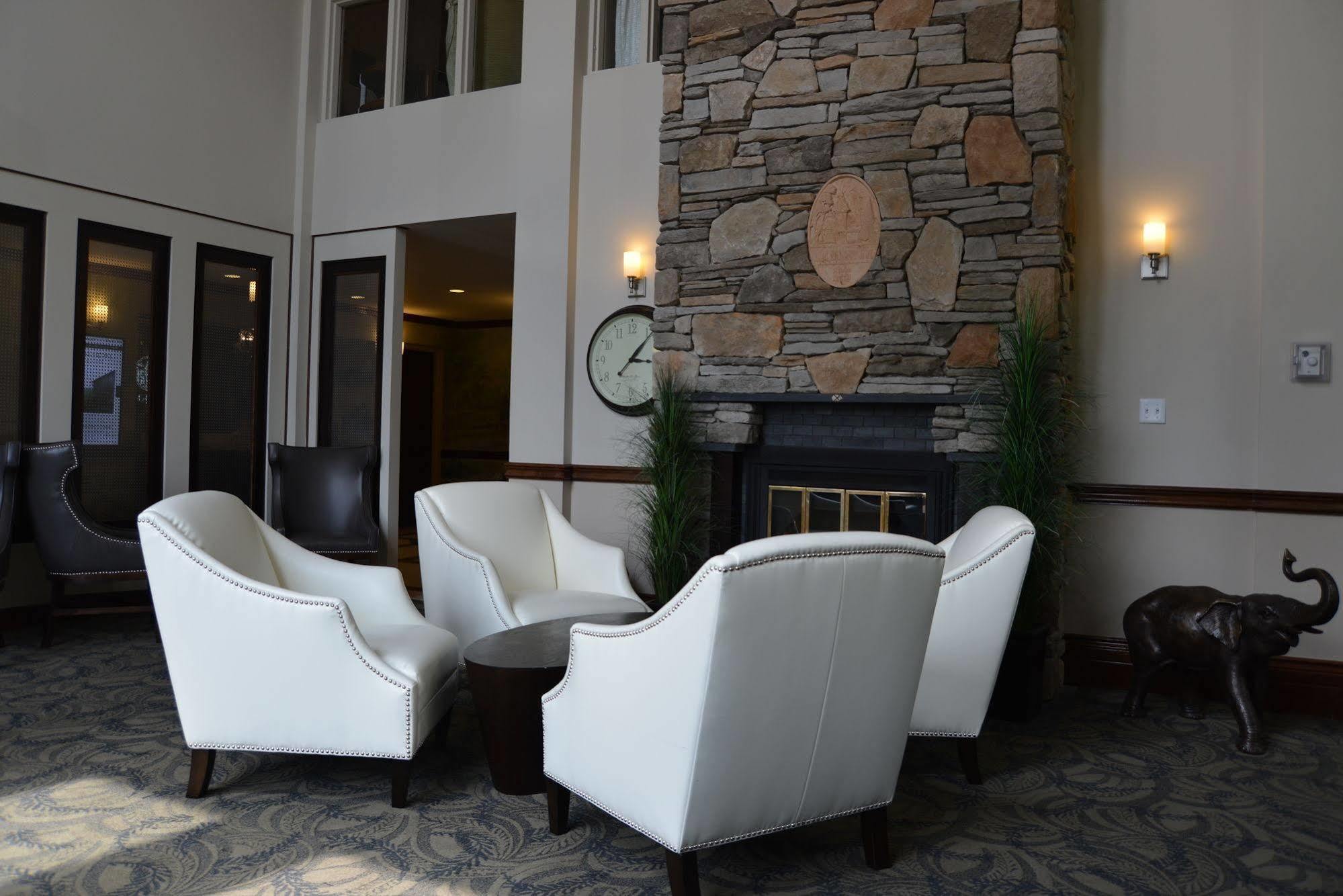 Hotel Elm Hurst & Ingersoll