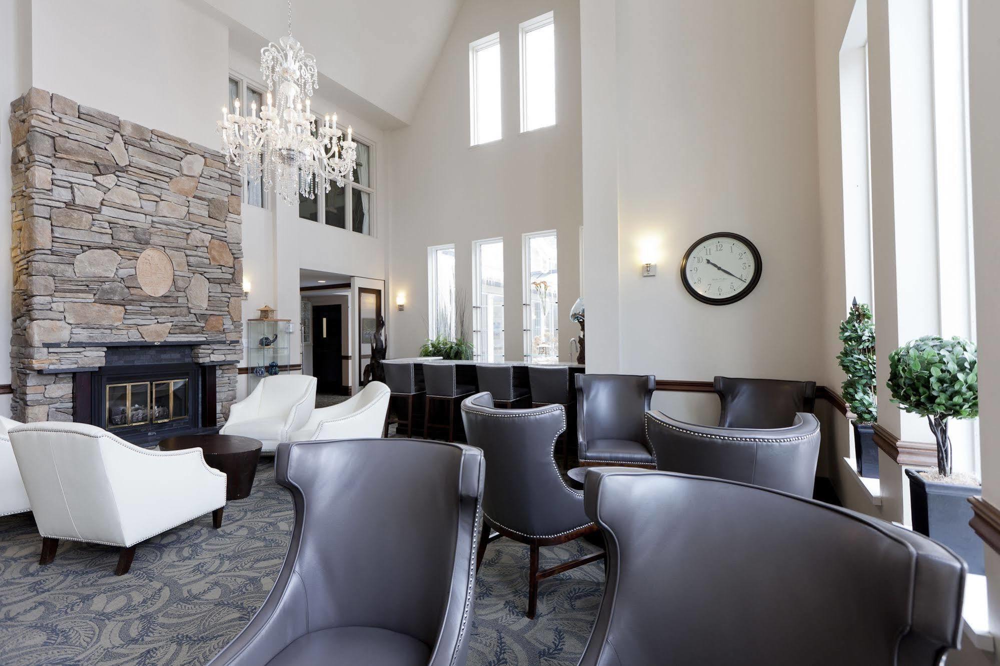 Hotel Elm Hurst & Ingersoll